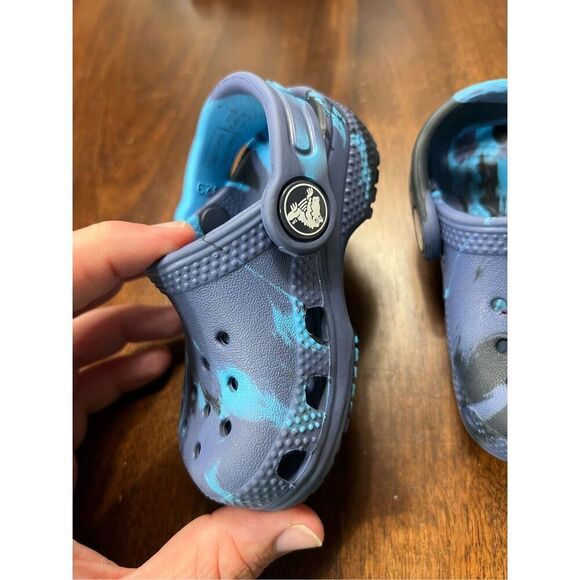 Crocs Blue Tie Dye Clogs Toddler Size 4 - Picture 5 of 12